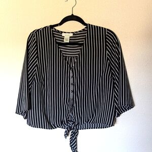 NWOT Urban Romantics Black and White Striped Tie Front Top Size M
